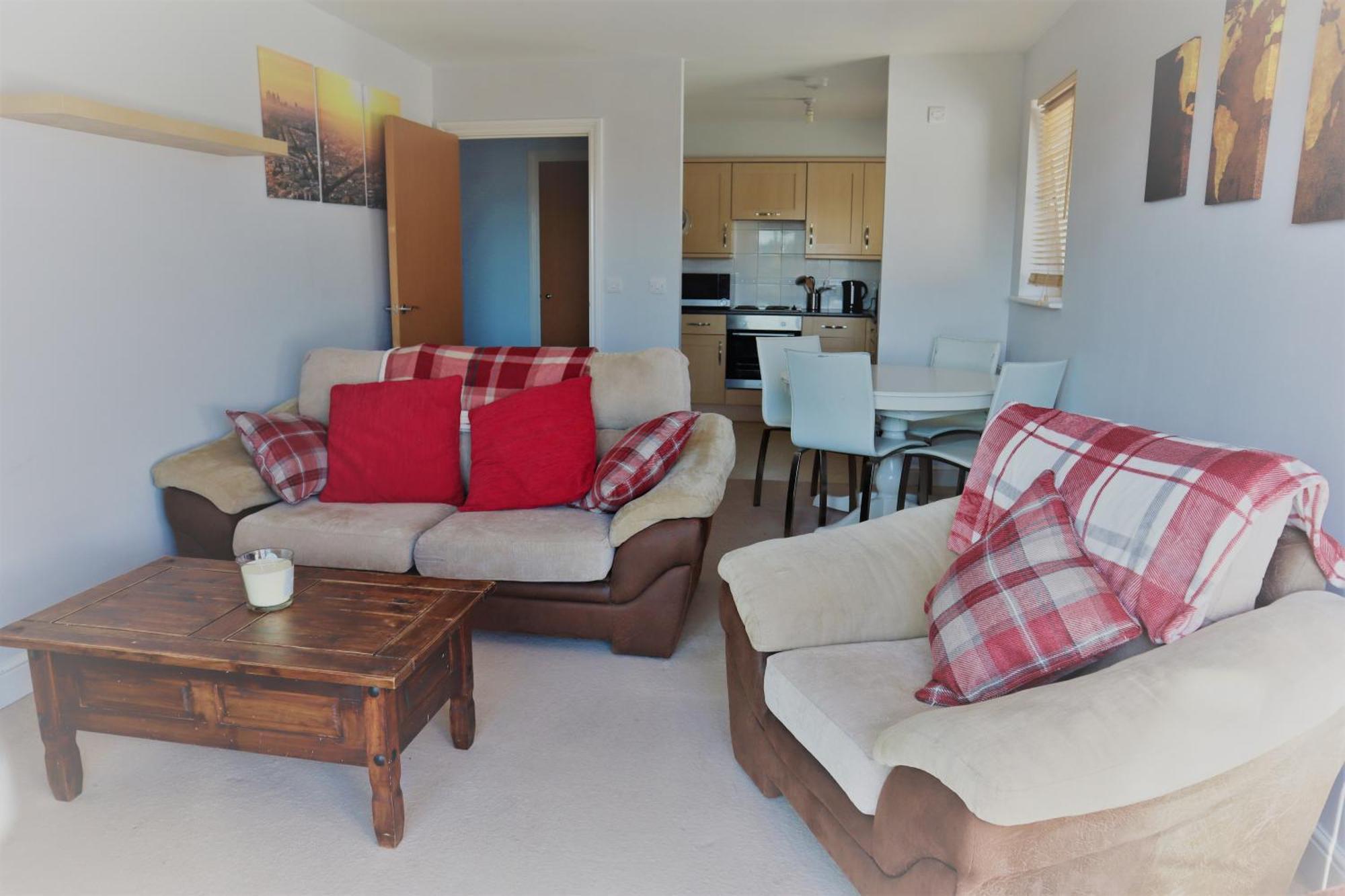 2Br Apt In Crawley W Parking - Near Gatwick Apartman Kültér fotó